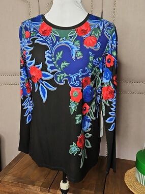 Chicos Touch Of Cool Floral Black Knit Long Sleeve Tee